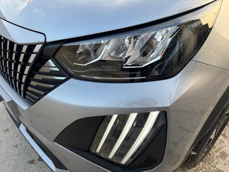 Peugeot 2008 nuova a Monza e Brianza (18)