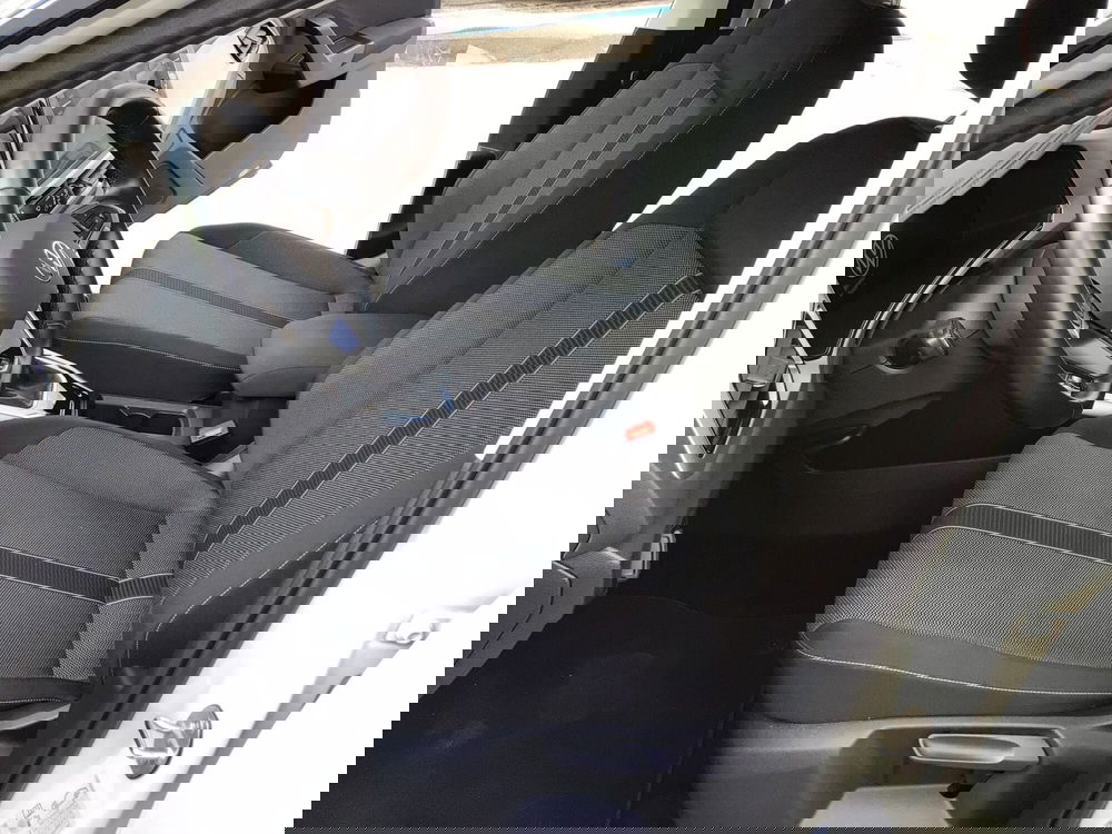 Volkswagen T-Roc usata a Genova (13)