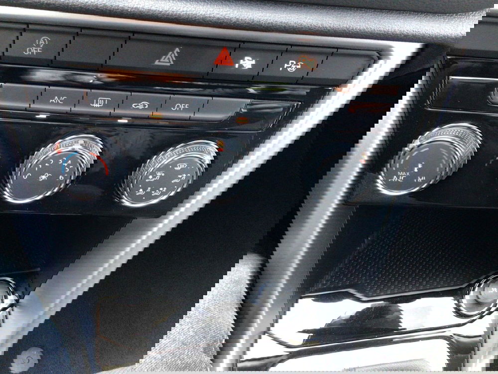 Volkswagen T-Roc usata a Genova (20)