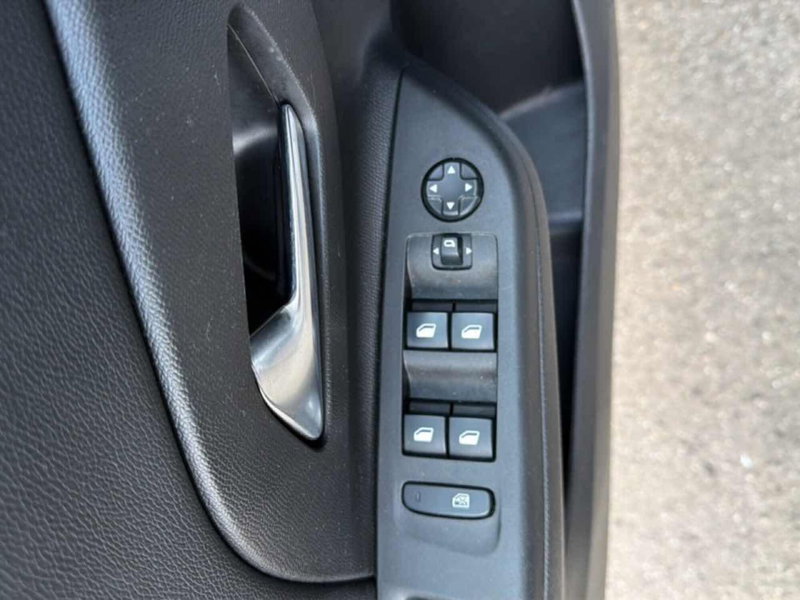 Opel Corsa usata a Foggia (12)