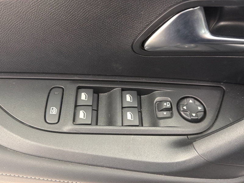 Peugeot 2008 usata a Palermo (8)