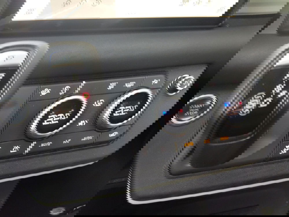 Land Rover Defender usata a Modena (12)