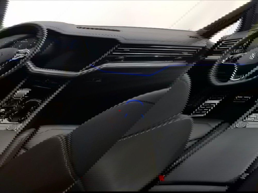 Volkswagen Touareg usata a Lucca (13)