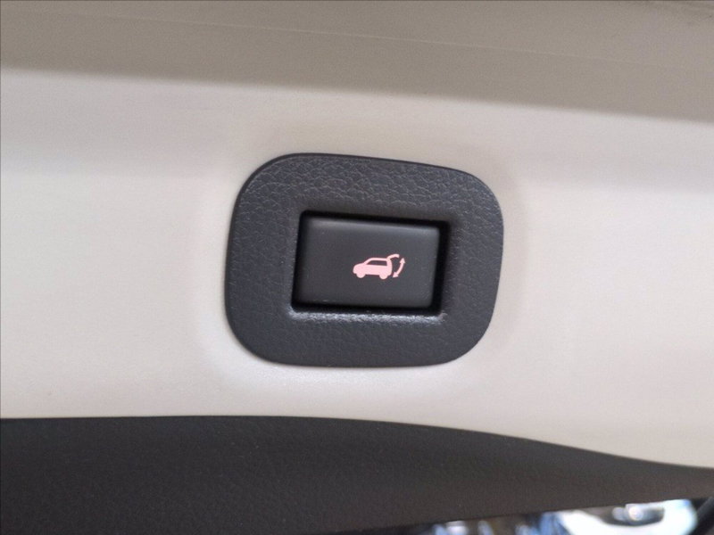 Nissan X-Trail usata a Milano (16)