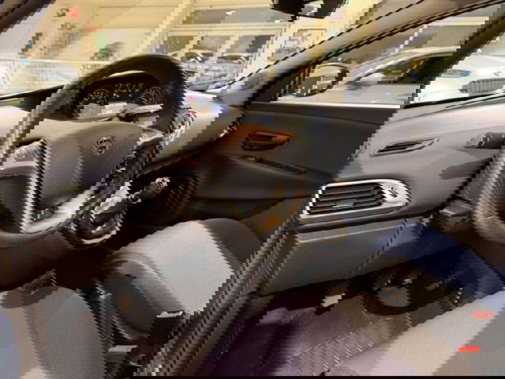 Lancia Ypsilon usata a Savona (10)