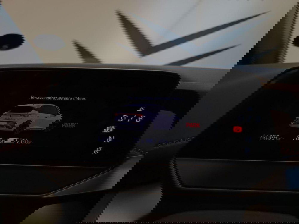 Cupra Born usata a Varese (13)