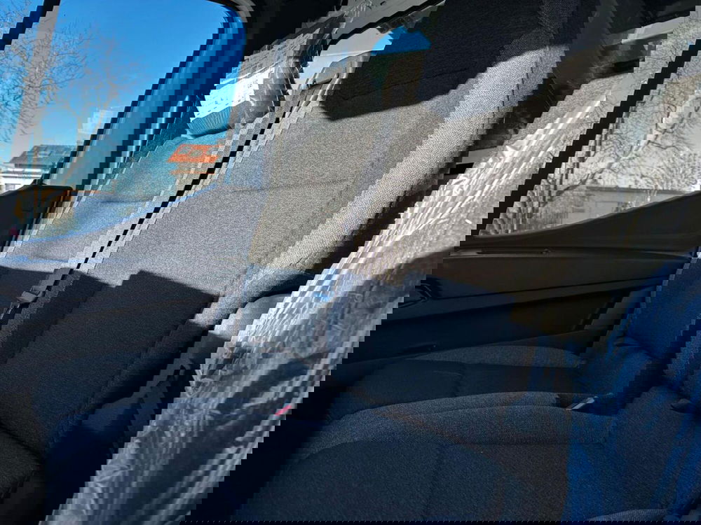 Nissan Interstar Furgone nuova a Varese (12)