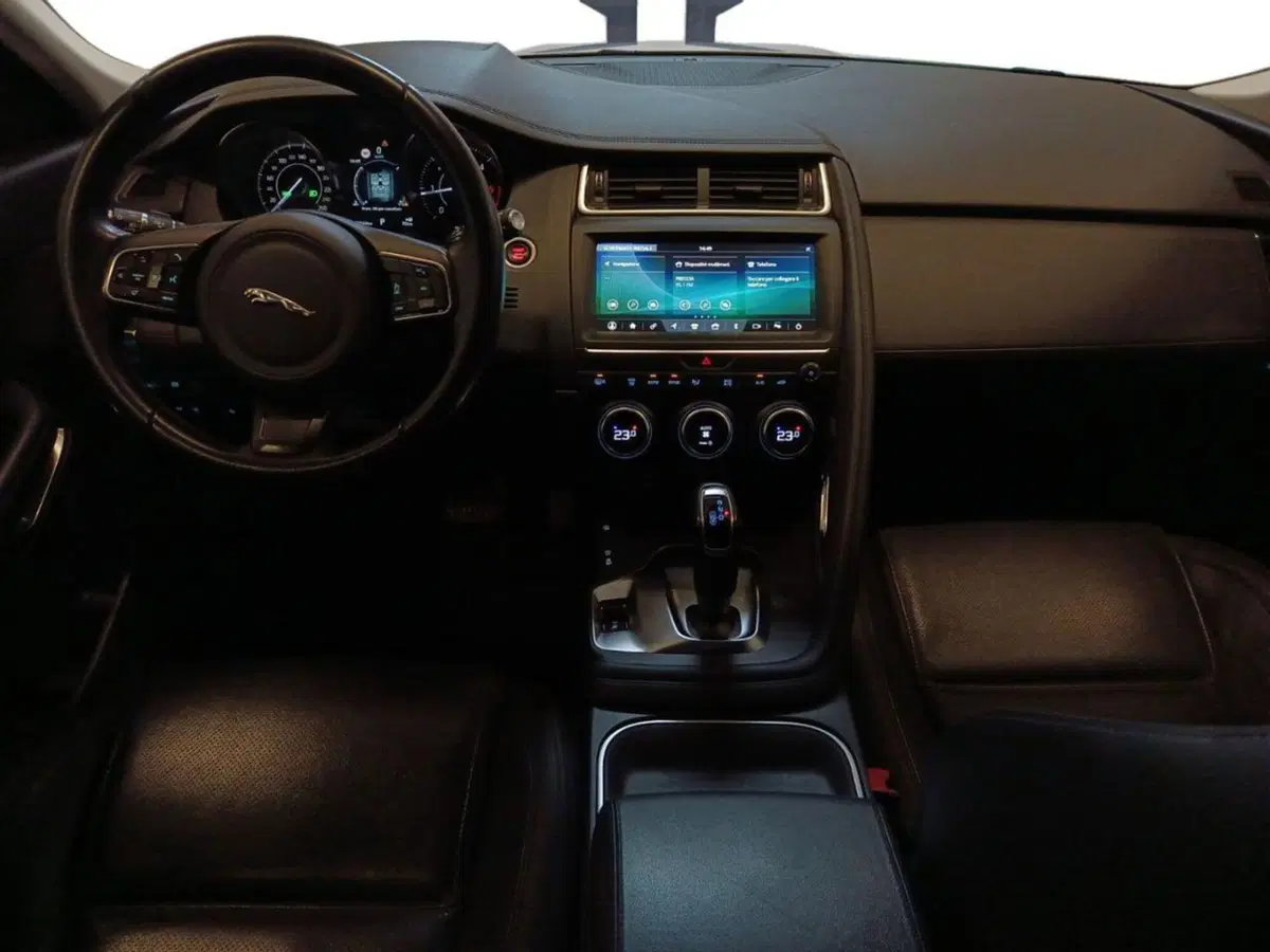 Jaguar E-Pace usata a Varese (12)