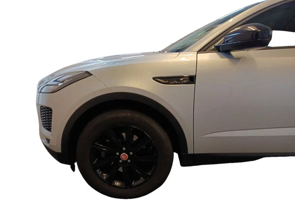 Jaguar E-Pace usata a Varese (7)