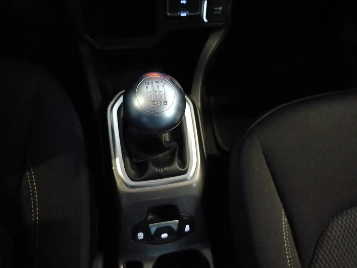 Jeep Renegade usata a Varese (19)