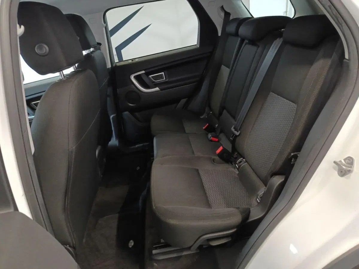 Land Rover Discovery Sport usata a Varese (9)