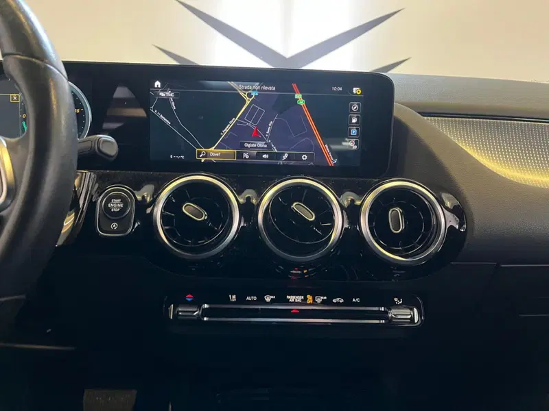 Mercedes-Benz GLA SUV usata a Varese (11)