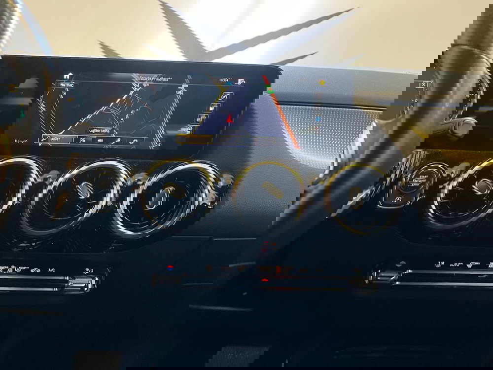 Mercedes-Benz GLA SUV usata a Varese (11)