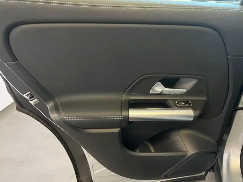 Mercedes-Benz GLA SUV usata a Varese (15)