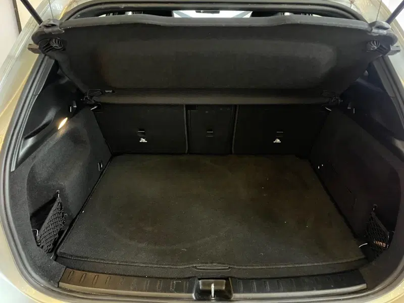 Mercedes-Benz GLA SUV usata a Varese (17)