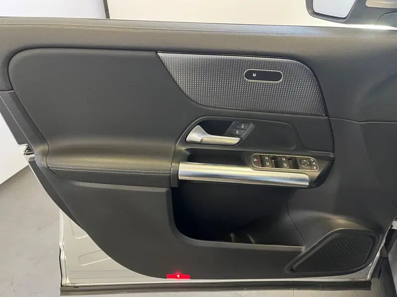 Mercedes-Benz GLA SUV usata a Varese (7)