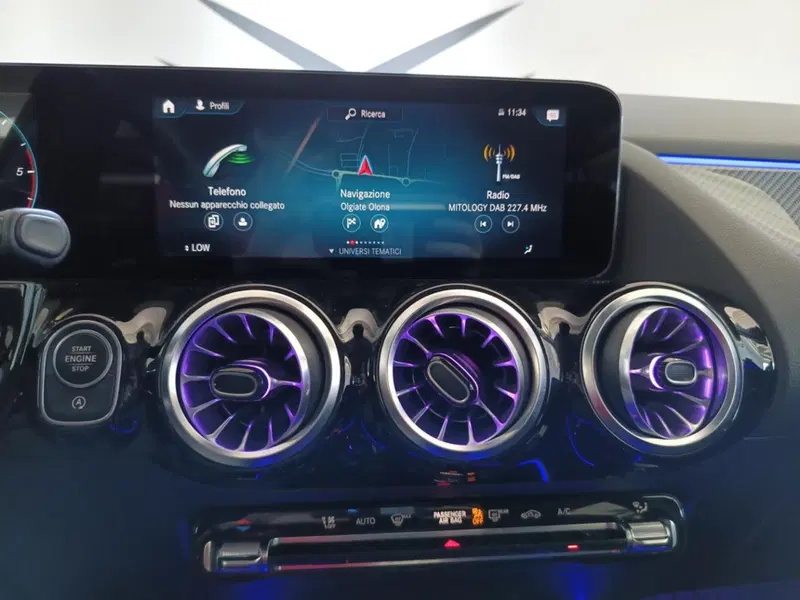 Mercedes-Benz GLA SUV usata a Varese (14)