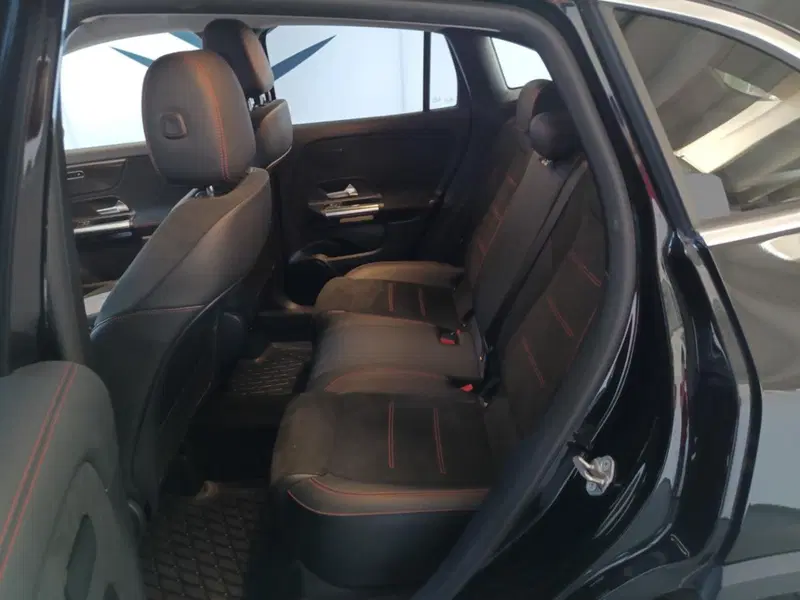Mercedes-Benz GLA SUV usata a Varese (9)