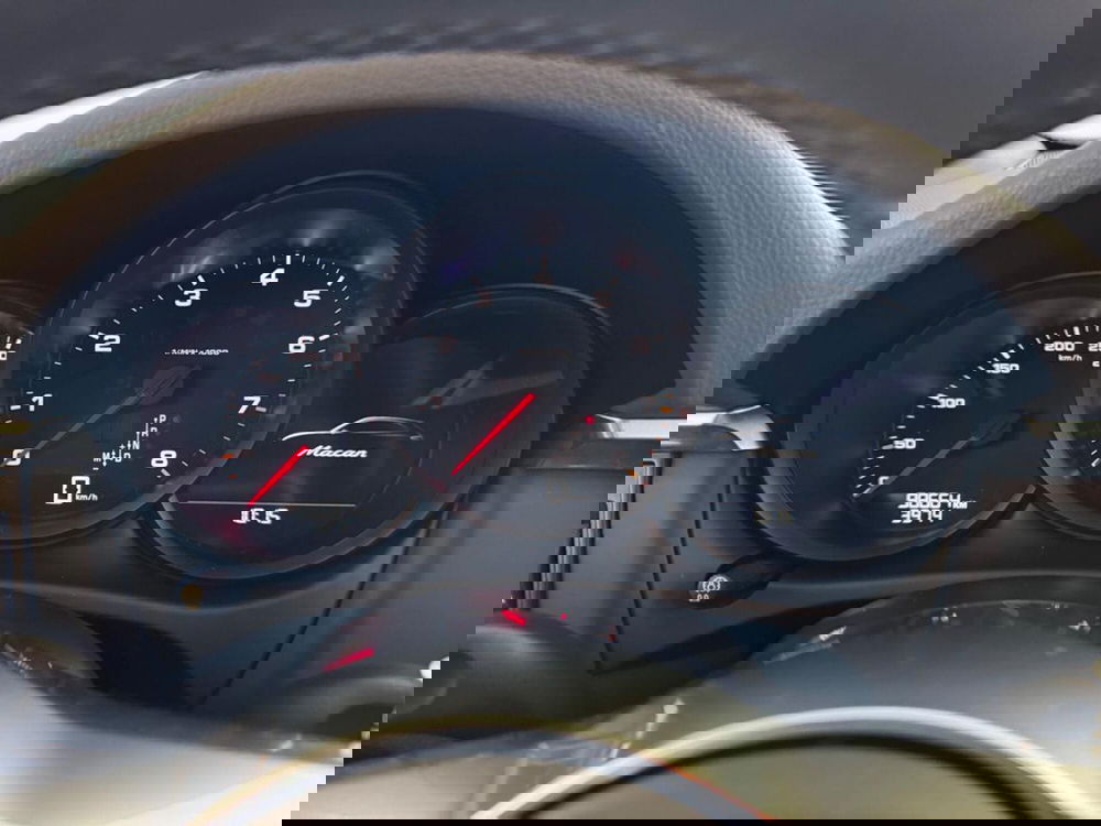 Porsche Macan usata a Varese (13)