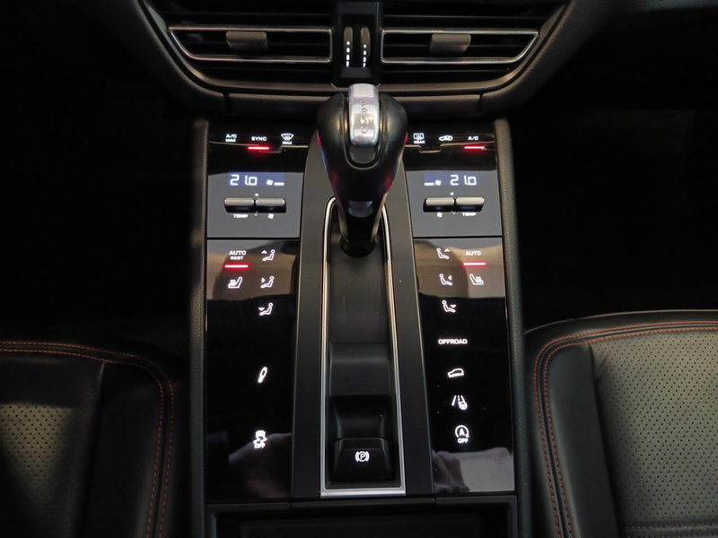 Porsche Macan usata a Varese (19)