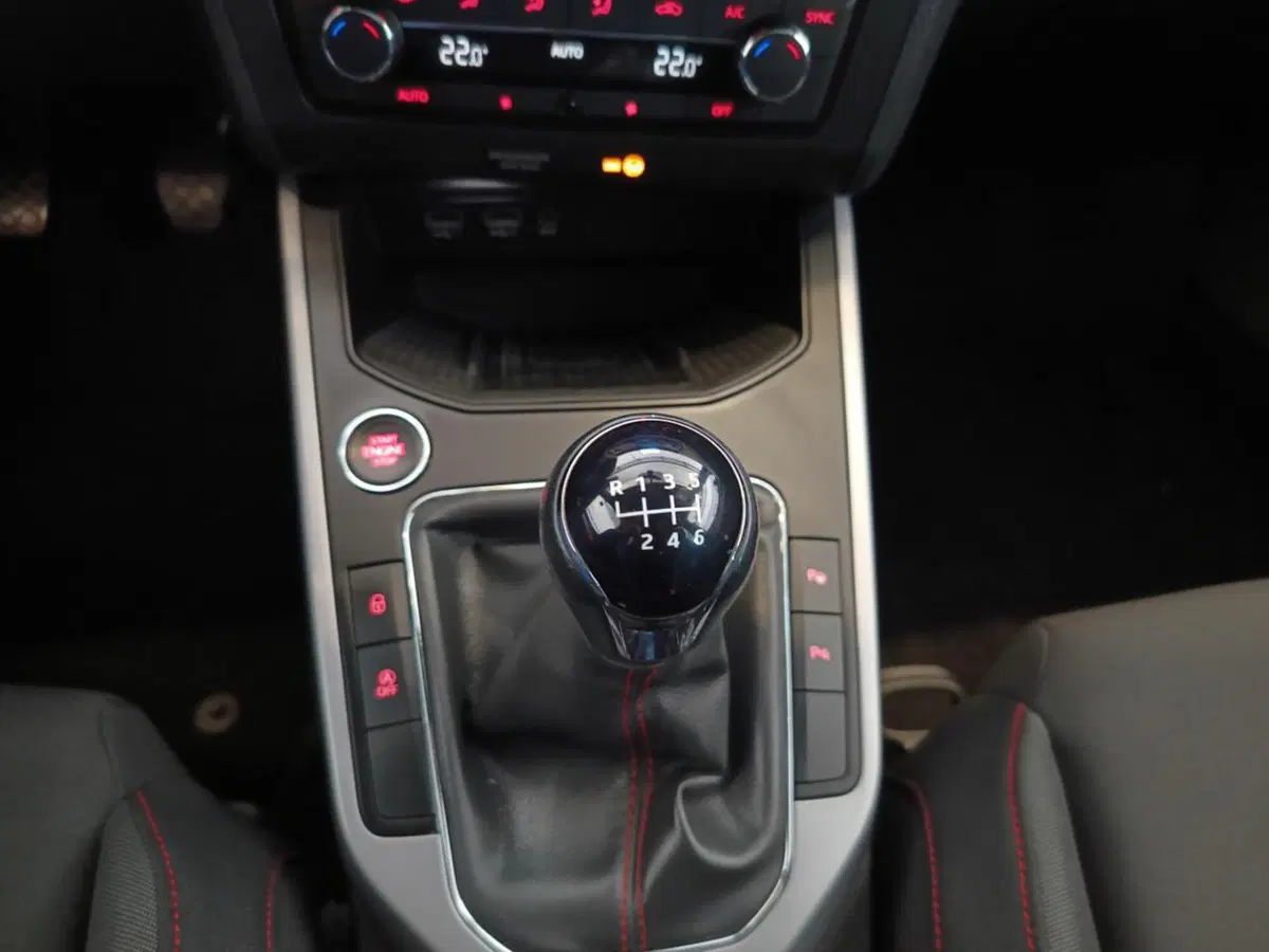 SEAT Arona usata a Varese (15)