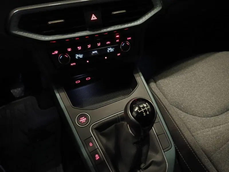 SEAT Arona usata a Varese (16)