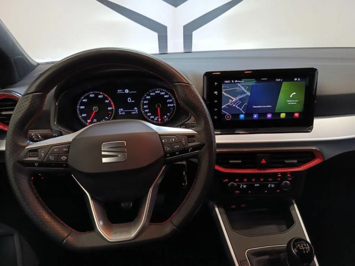 SEAT Arona usata a Varese (11)