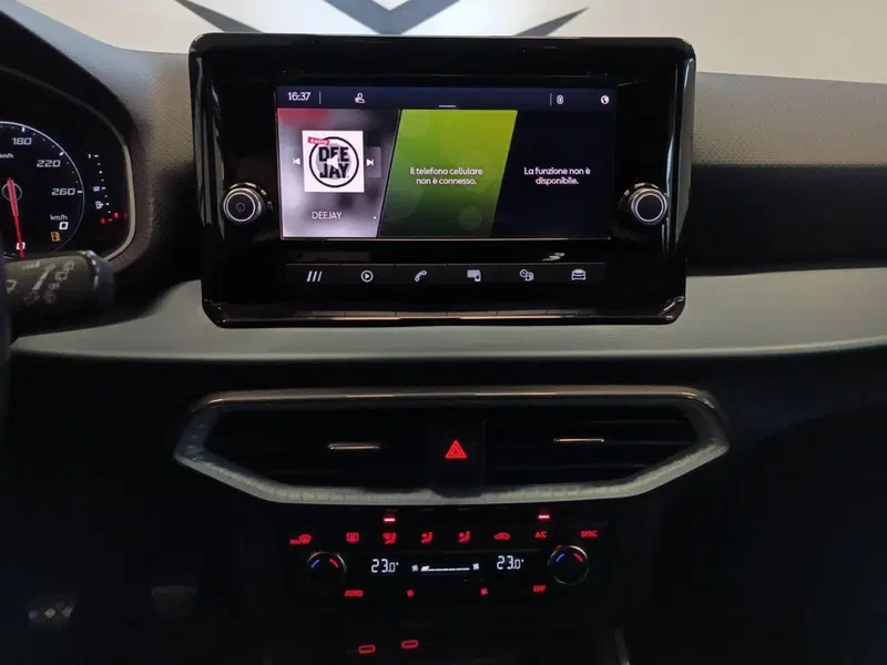 SEAT Arona usata a Varese (13)