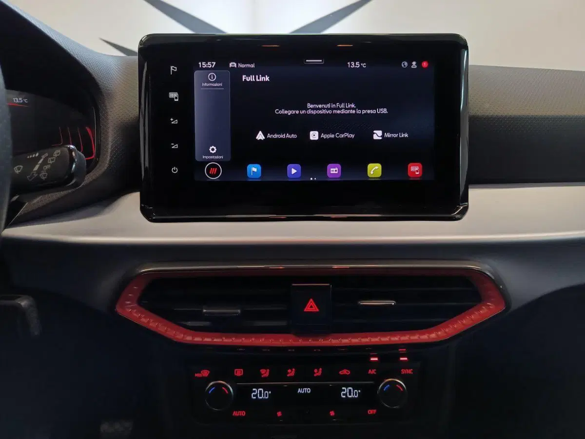 SEAT Arona usata a Varese (14)