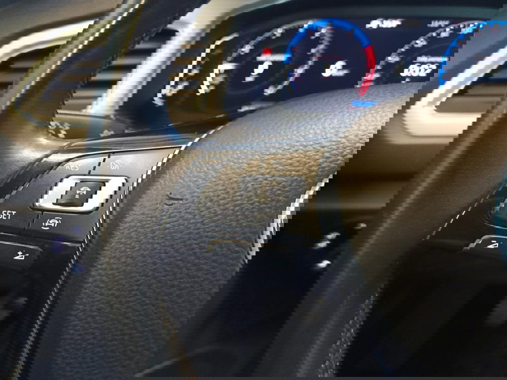 Volkswagen T-Roc Cabrio usata a Varese (16)