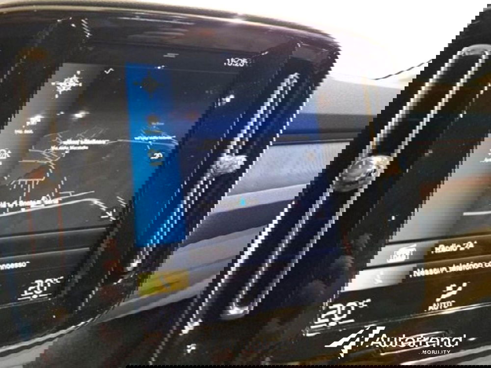 Volvo XC40 usata a Bari (11)