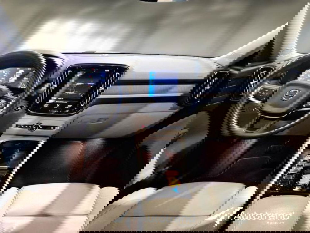 Volvo XC40 usata a Bari (9)