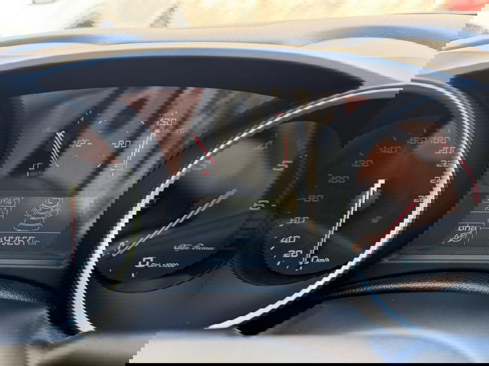 Alfa Romeo Giulietta usata a Napoli (11)