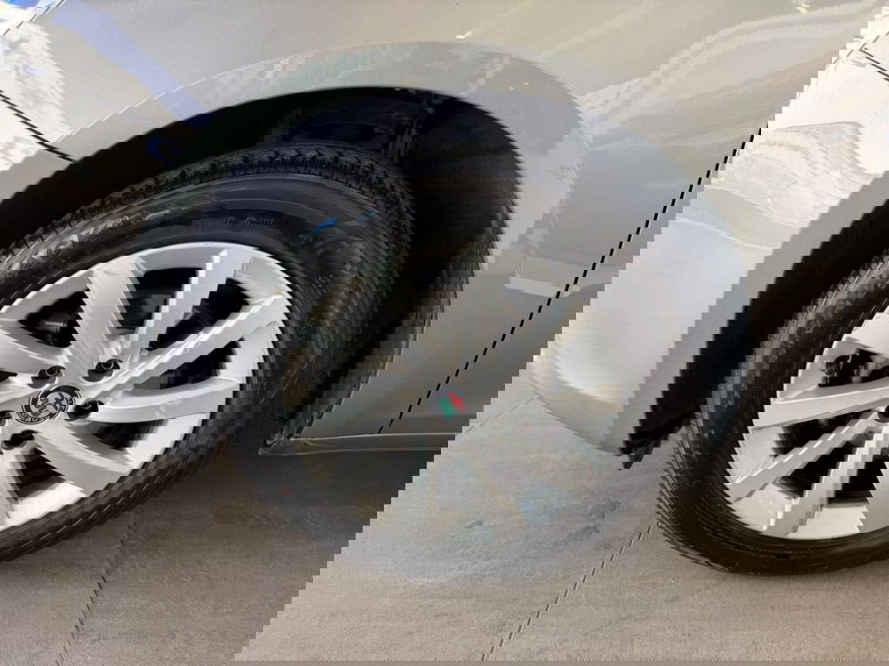 Alfa Romeo Giulietta usata a Napoli (18)