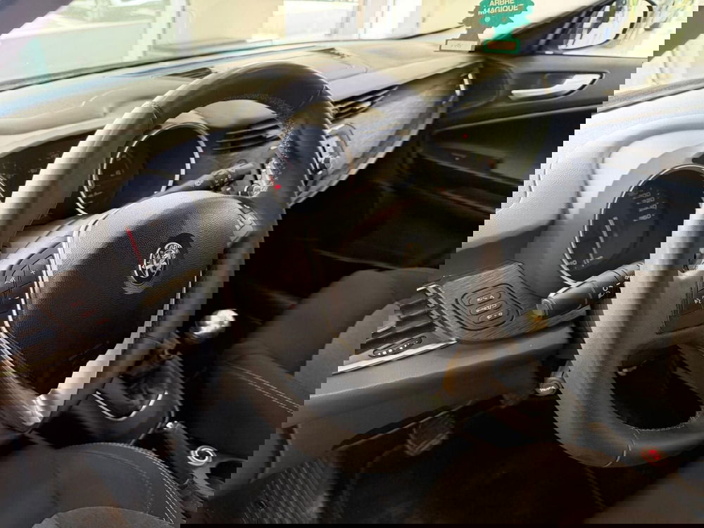 Alfa Romeo Giulietta usata a Napoli (9)