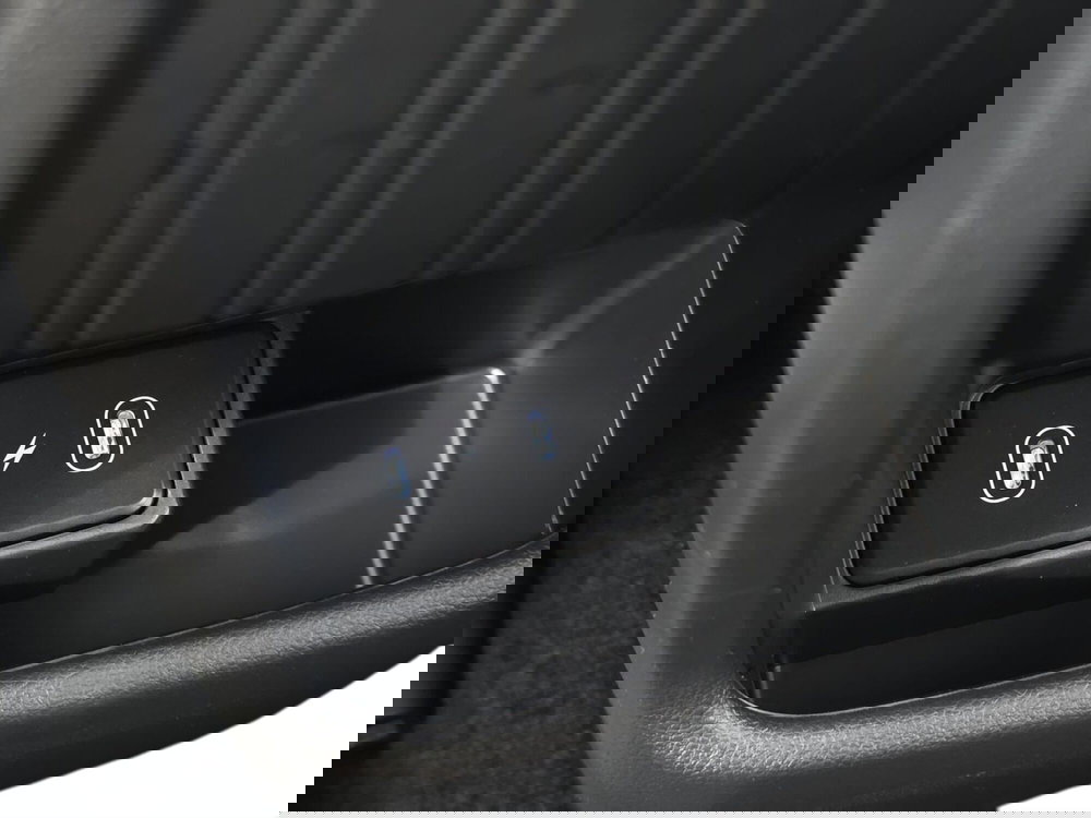 Hyundai Kona nuova a Pistoia (13)