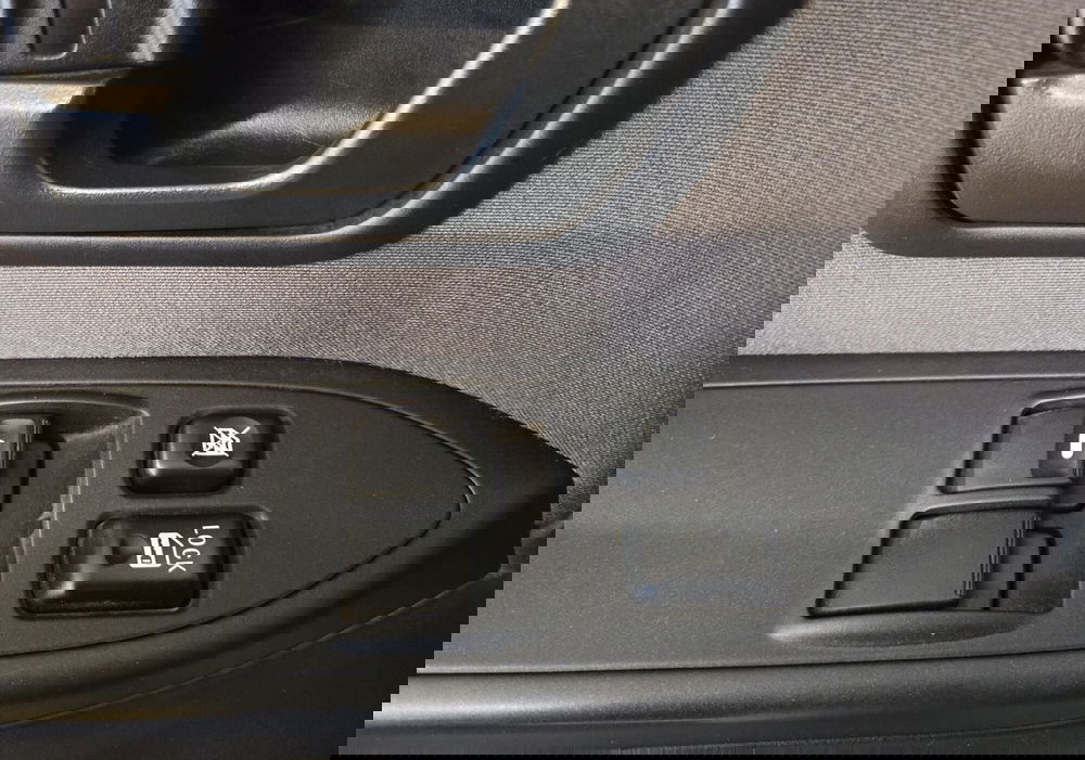 Mitsubishi Pajero usata a Pavia (15)