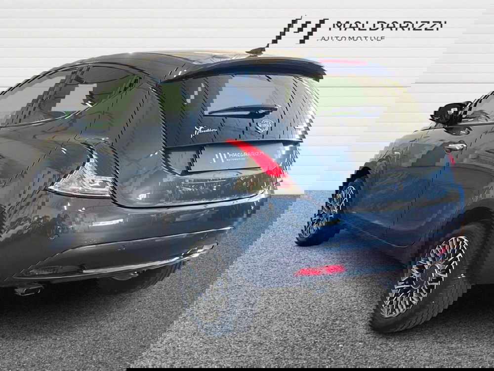 Lancia Ypsilon usata a Matera (4)