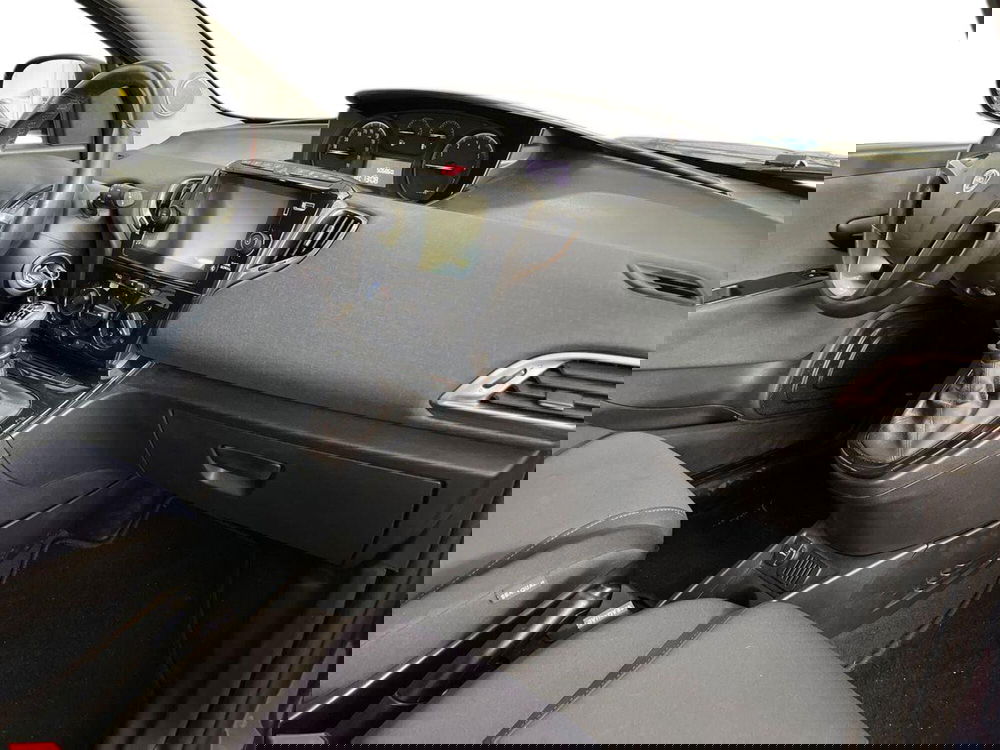 Lancia Ypsilon usata a Matera (9)