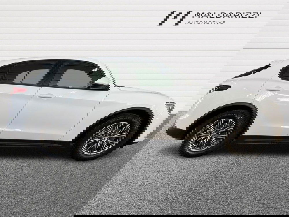 Alfa Romeo Stelvio usata a Bari (5)