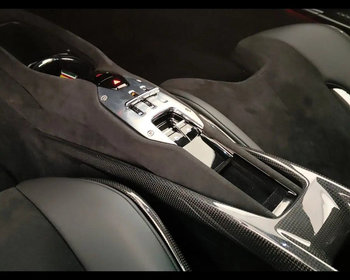 Ferrari 296 Coupé usata a Verona (15)