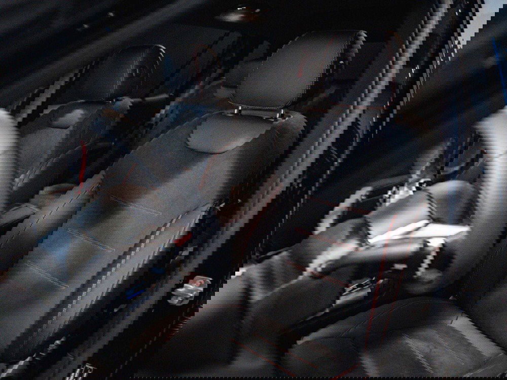 Mercedes-Benz GLB nuova a Macerata (13)