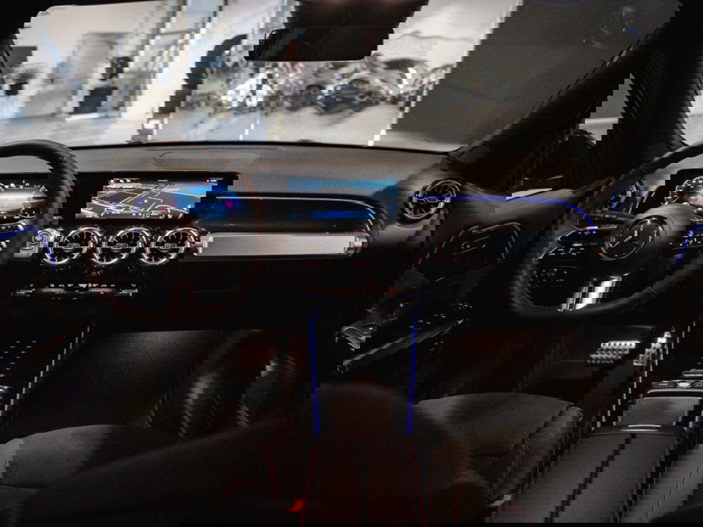 Mercedes-Benz GLB nuova a Macerata (20)