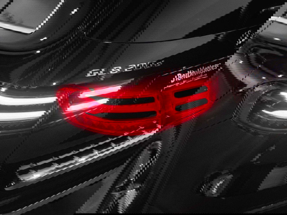 Mercedes-Benz GLB nuova a Macerata (8)