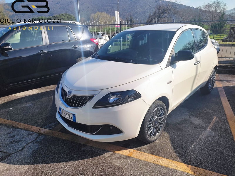 Lancia Ypsilon usata a Prato