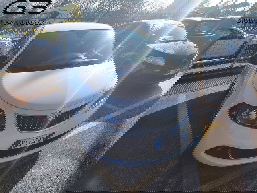 Lancia Ypsilon usata a Prato (3)