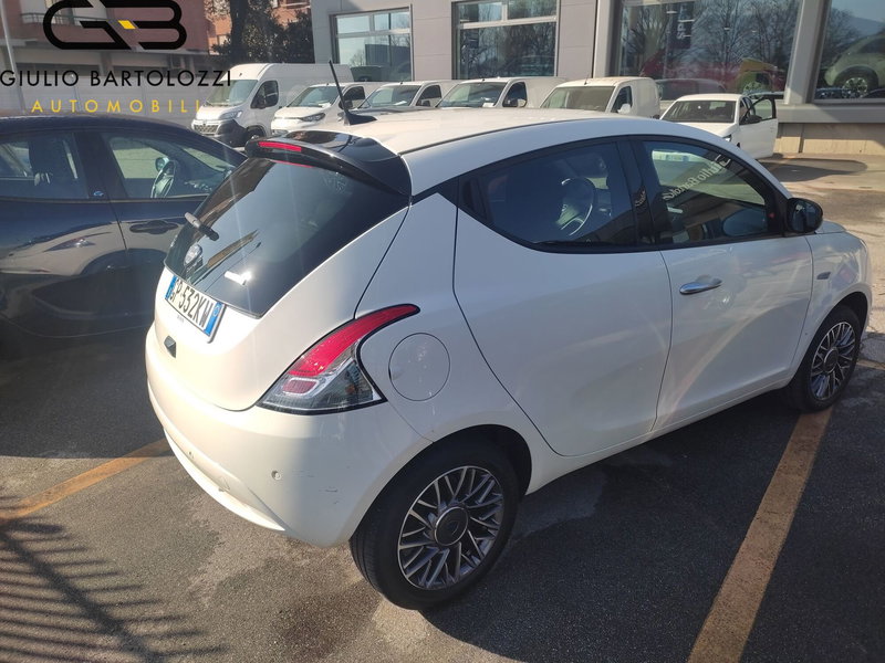 Lancia Ypsilon usata a Prato (5)