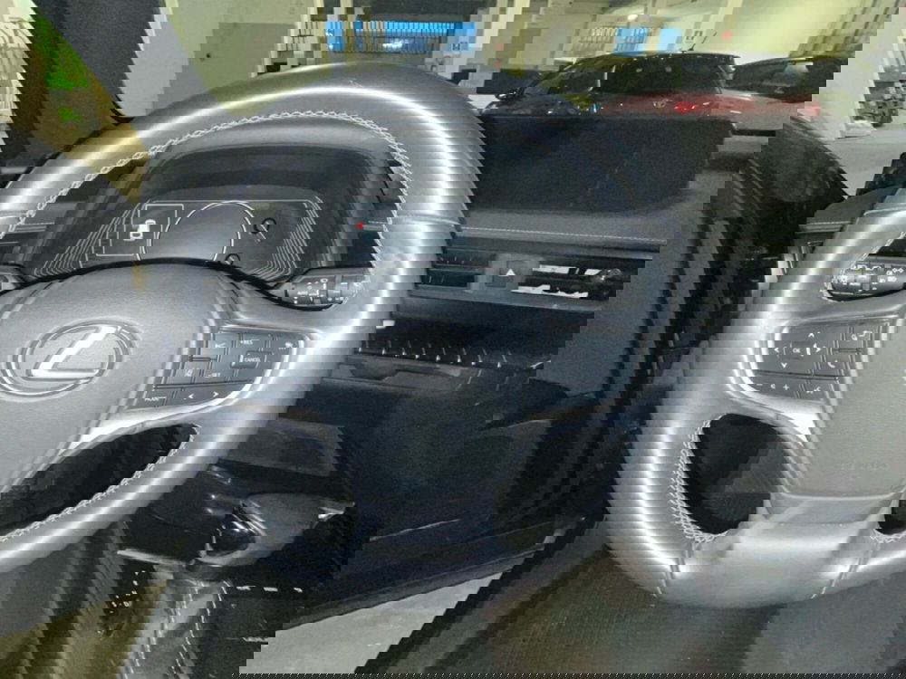 Lexus UX usata a Vicenza (12)