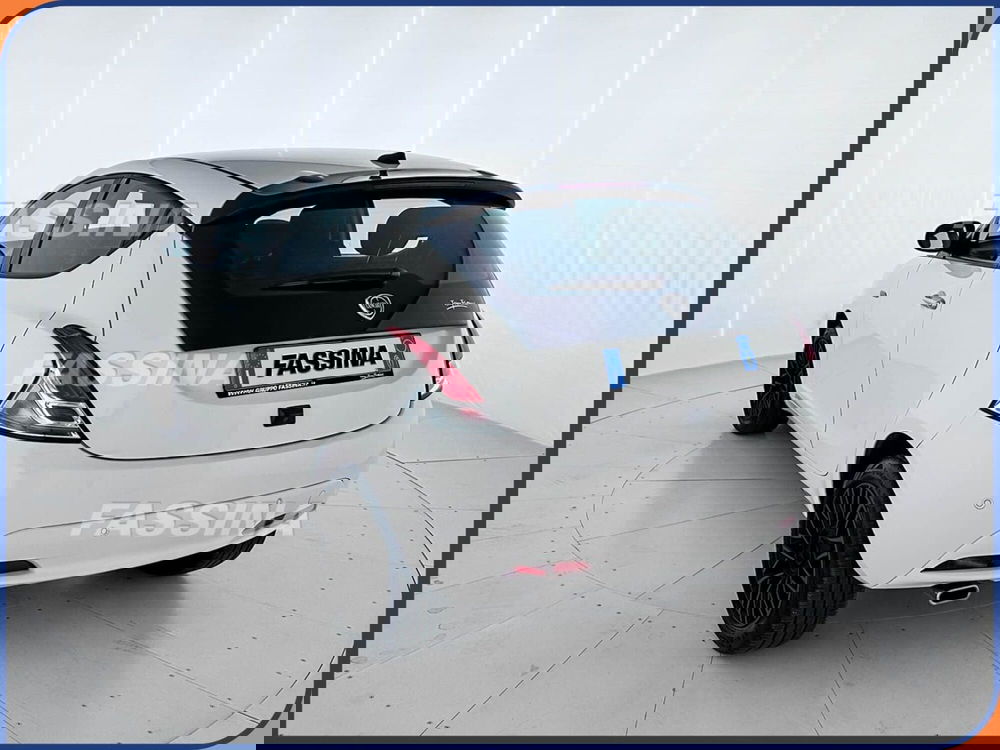 Lancia Ypsilon usata a Milano (4)