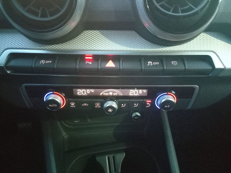 Audi Q2 usata a Bari (7)
